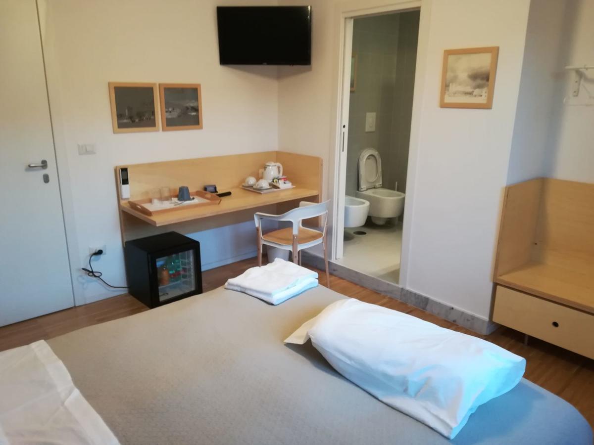 Le Stanze Di Piazza Dei Martiri Bed & Breakfast Naples Exterior photo