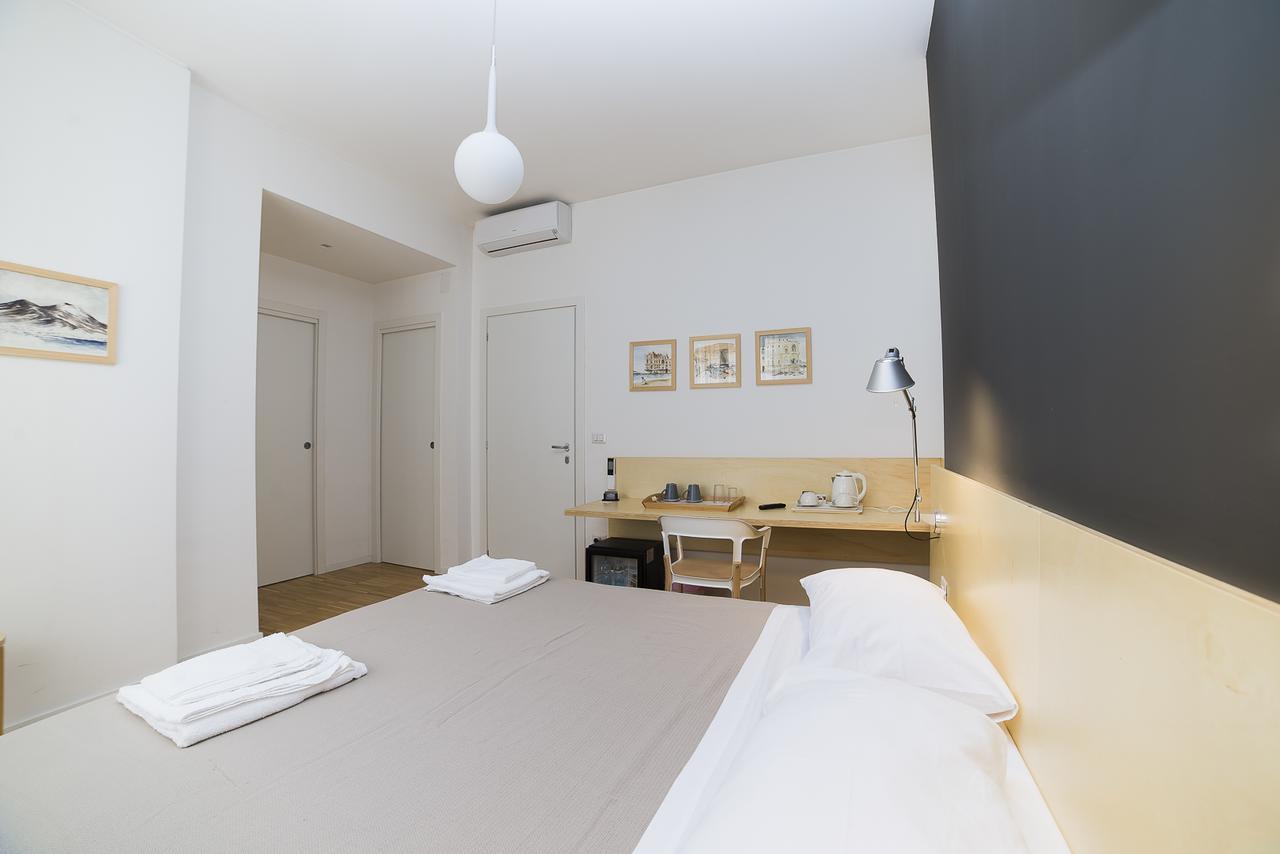 Le Stanze Di Piazza Dei Martiri Bed & Breakfast Naples Exterior photo