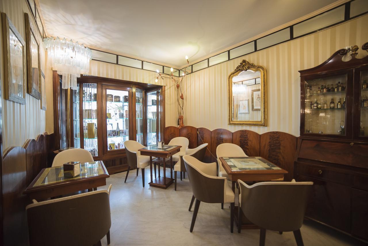 Le Stanze Di Piazza Dei Martiri Bed & Breakfast Naples Exterior photo